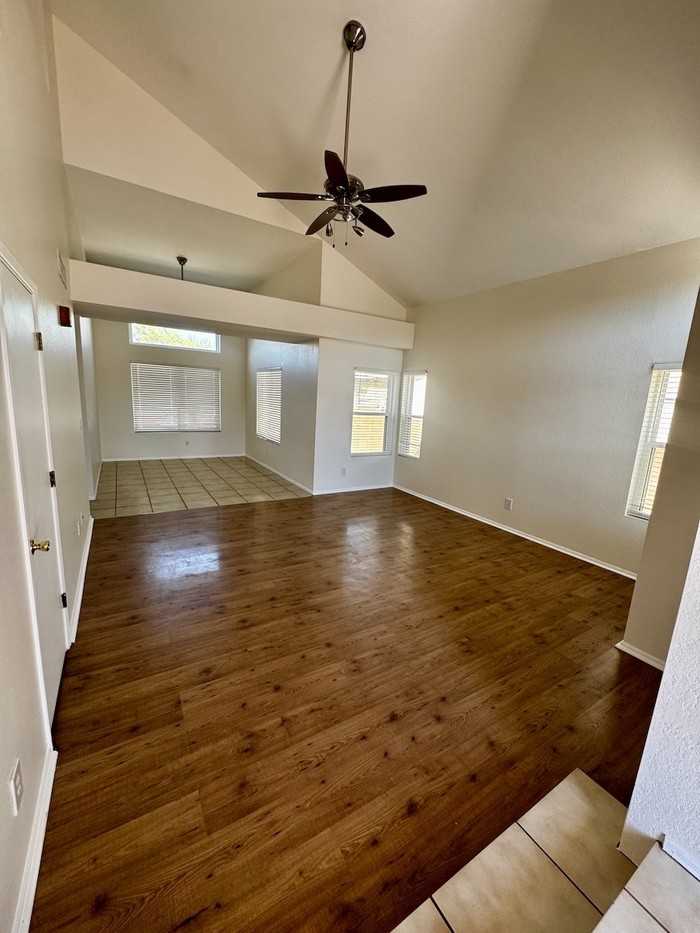 3057 W Country Meadow Dr - Photo 4 of 33