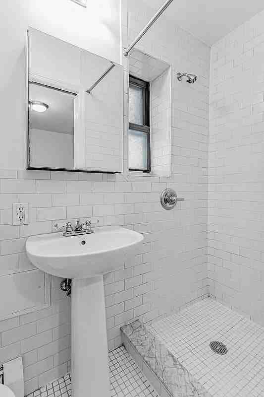 325 E 10th St #R4C - Photo 5 of 5