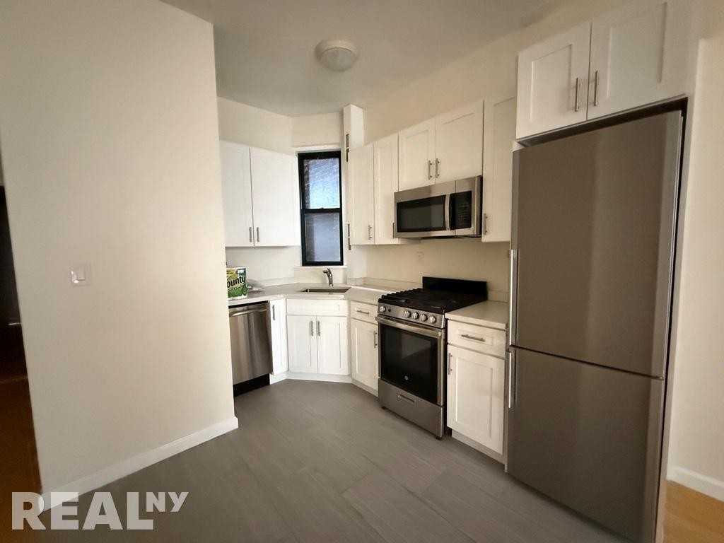 E 82nd St #2C - Photo 2 of 6