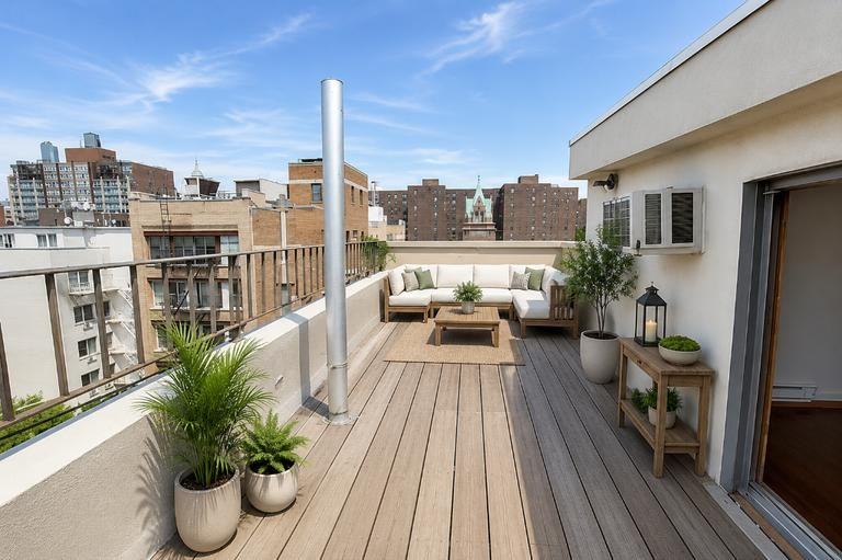 W 103rd St #5R - Photo 2 of 19