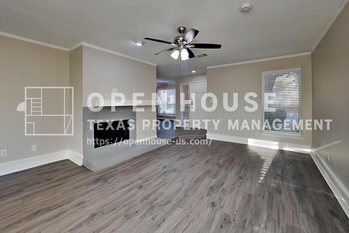 2924 Peninsula Way - Photo 4 of 22