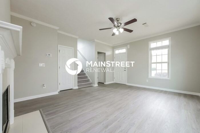 1305 Lafayette Sq - Photo 6 of 17