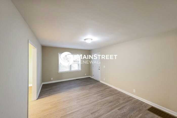 708 Drake Ave - Photo 5 of 16