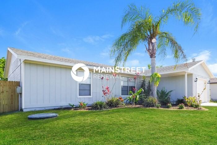 686 Sw Violet Ave