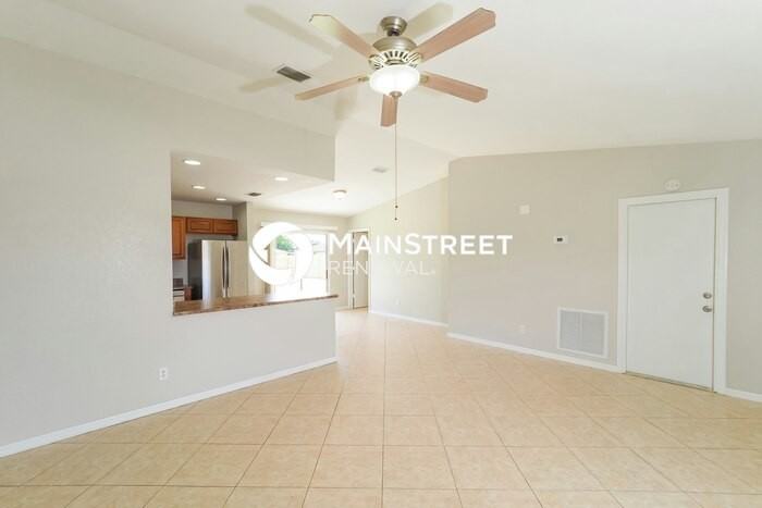 686 Sw Violet Ave - Photo 6 of 16