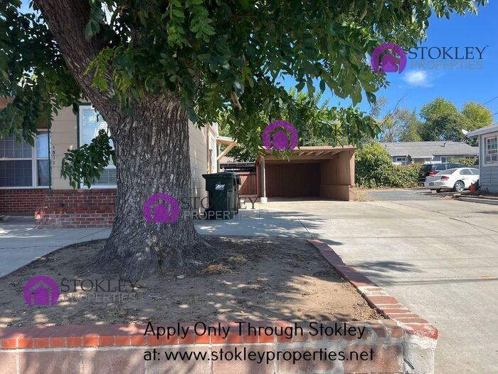 1511 Jacobsen St - Photo 3 of 22