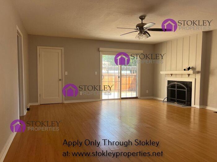 1511 Jacobsen St - Photo 5 of 22