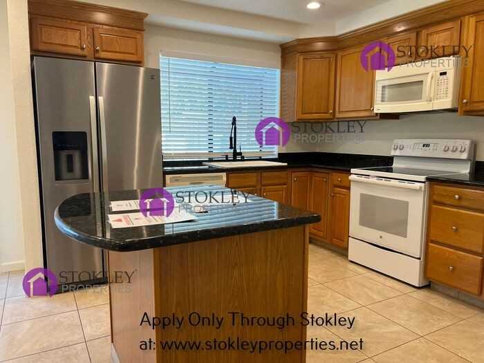 2245 Highcliff Ct - Photo 7 of 27