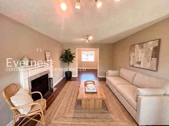 608 Doral Pointe - Photo 5 of 33