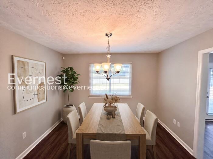 608 Doral Pointe - Photo 7 of 33