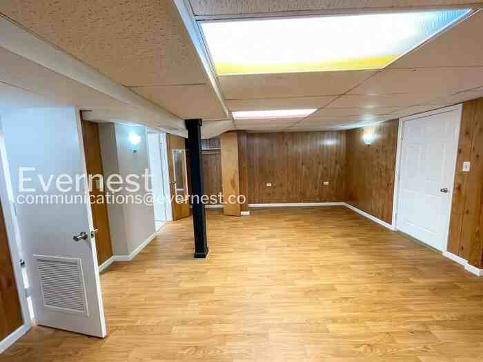 6106 Nashua Ave - Photo 4 of 33