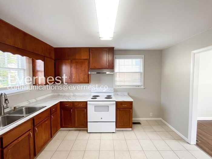 6106 Nashua Ave - Photo 6 of 33