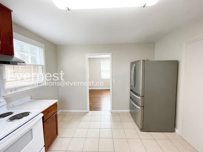 6106 Nashua Ave - Photo 7 of 33