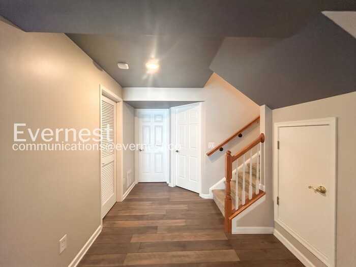 7703 Porter House Dr - Photo 2 of 33