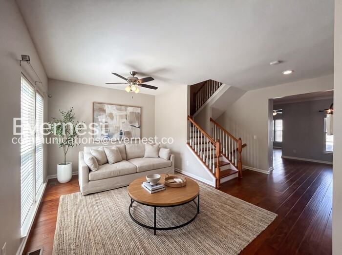 7703 Porter House Dr - Photo 3 of 33