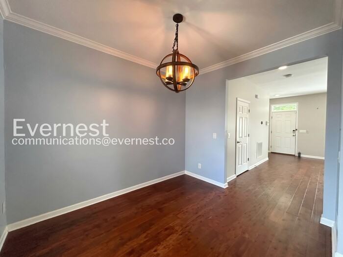 7703 Porter House Dr - Photo 6 of 33