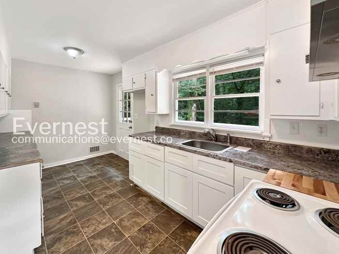 2720 2nd St Nw - Photo 4 of 14