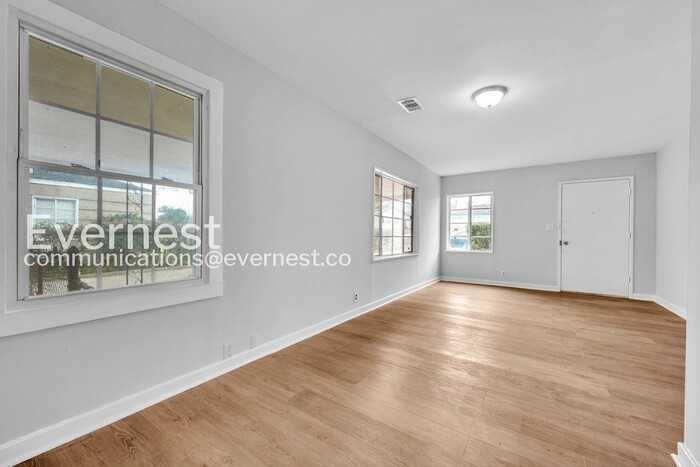 1737 Grant Ave Sw - Photo 2 of 18