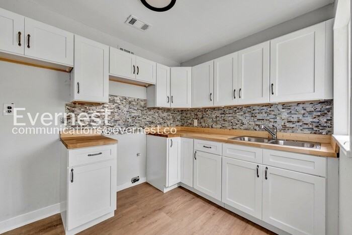1737 Grant Ave Sw - Photo 4 of 18