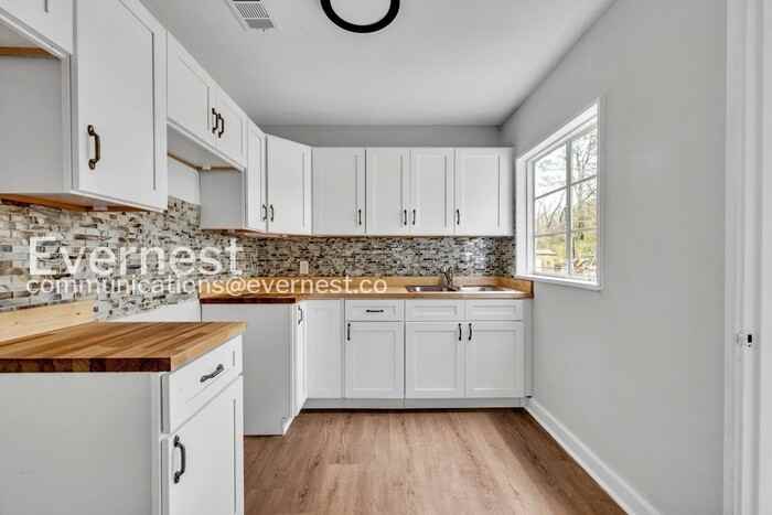 1737 Grant Ave Sw - Photo 5 of 18