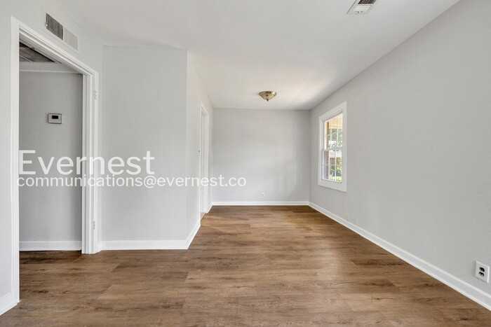 1737 Grant Ave Sw - Photo 6 of 18
