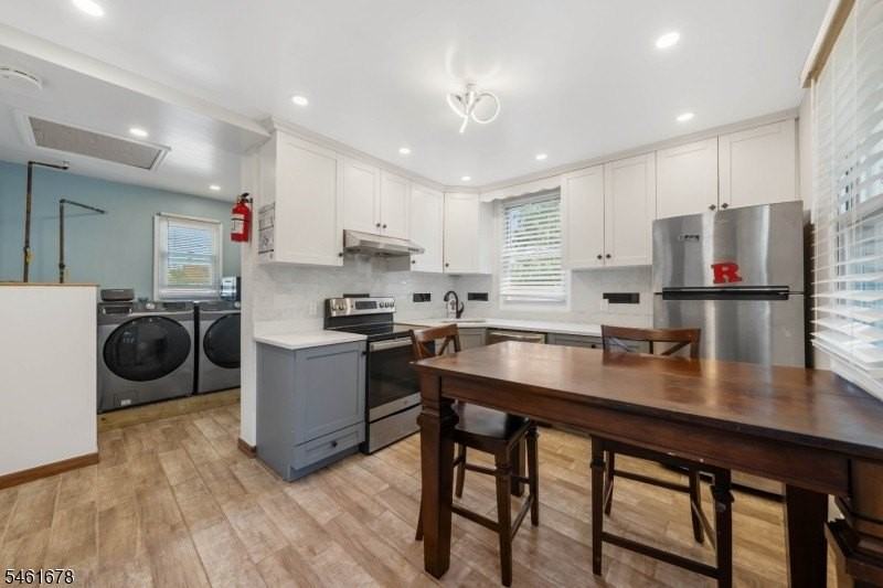 166 Victor St Unit 2 - Photo 3 of 9