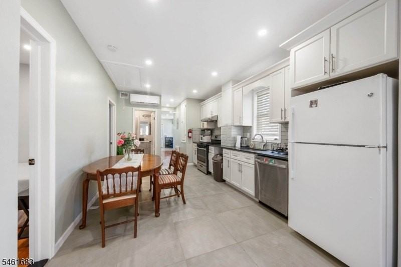 166 Victor St Unit 1 - Photo 5 of 21
