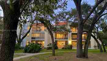 featured image of 636 Nw 13th St #0230