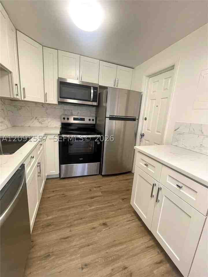 636 Nw 13th St #0230 - Photo 3 of 20