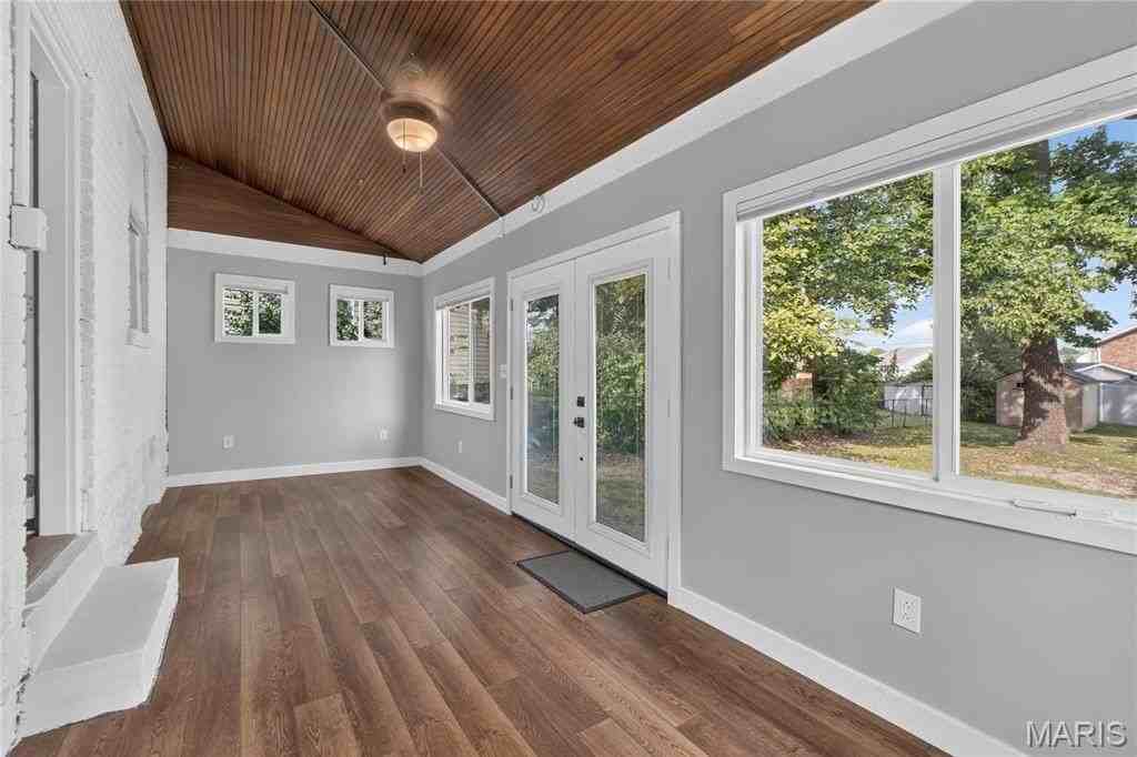 423 Heman Dr - Photo 6 of 18