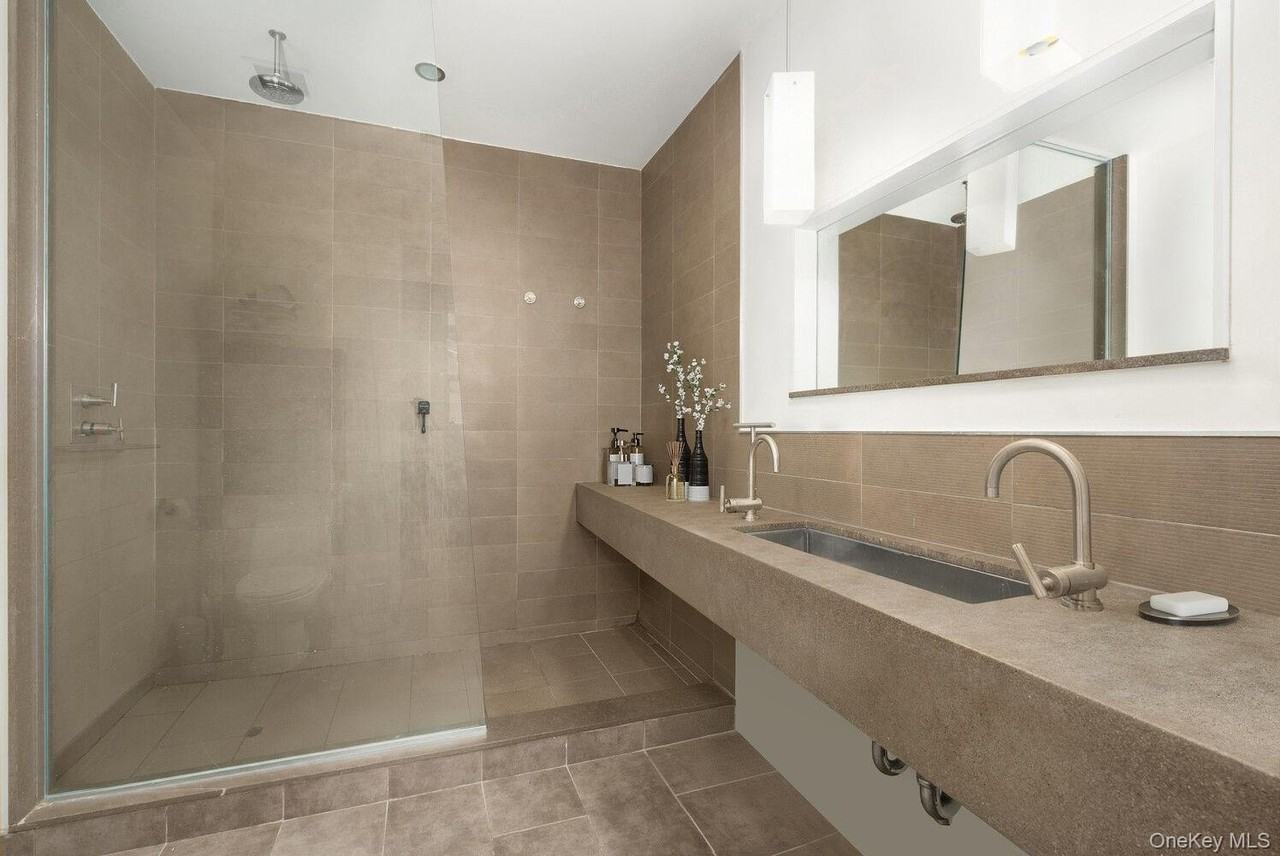 55 Berry St #1B - Photo 5 of 11