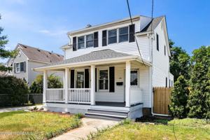 featured image of 156 Main St