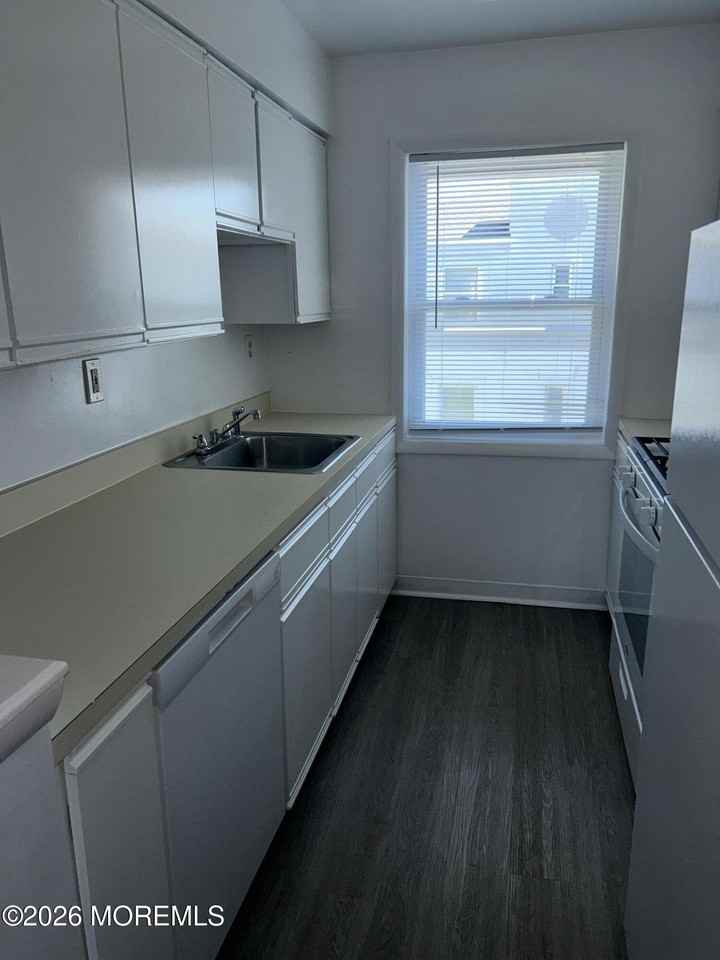 661 Ocean Ave #2 - Photo 4 of 8