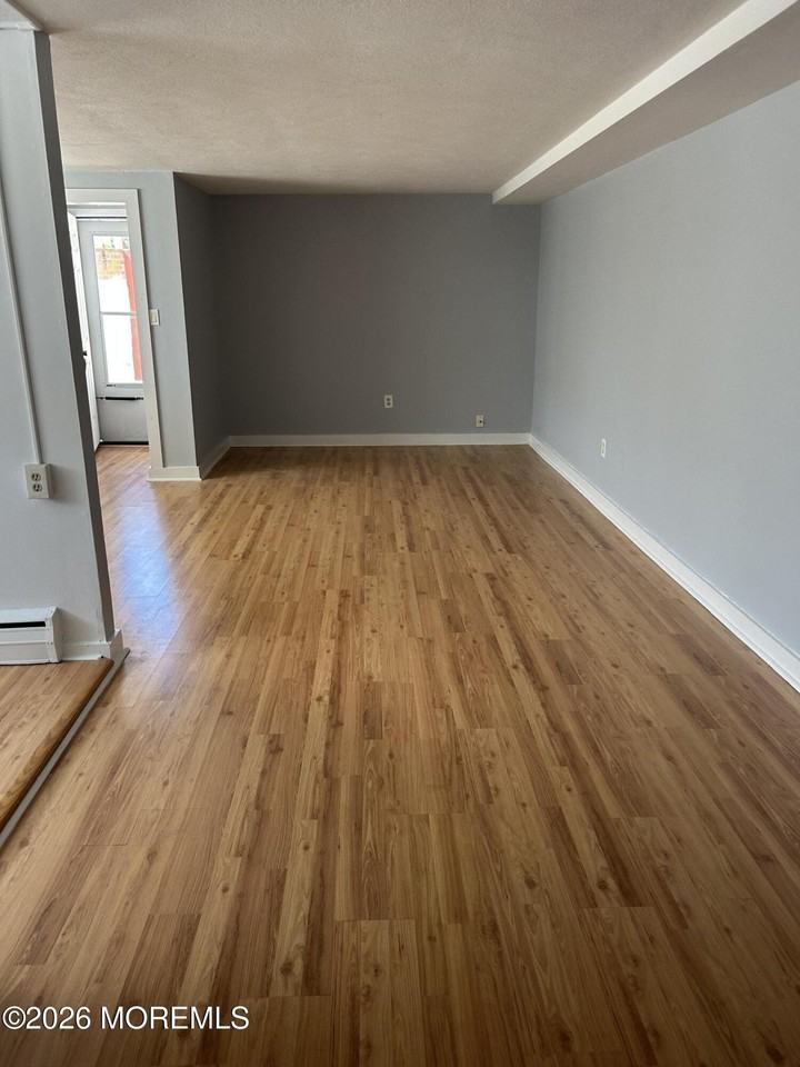 732 Ocean Ave #D - Photo 3 of 6