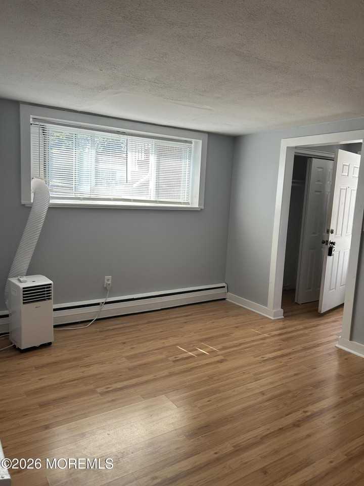732 Ocean Ave #D - Photo 4 of 6