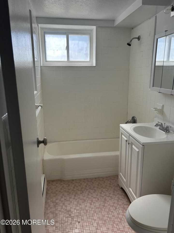 732 Ocean Ave #D - Photo 6 of 6