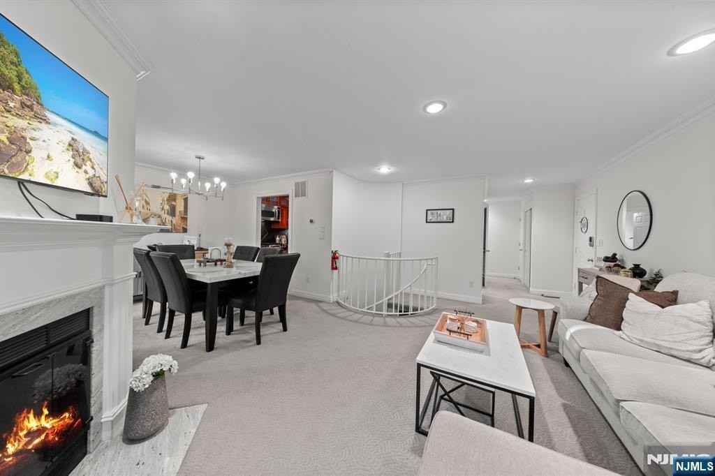 208 Cambridge Dr - Photo 3 of 32