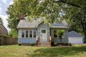 featured image of 2562 Torrey Ave #1