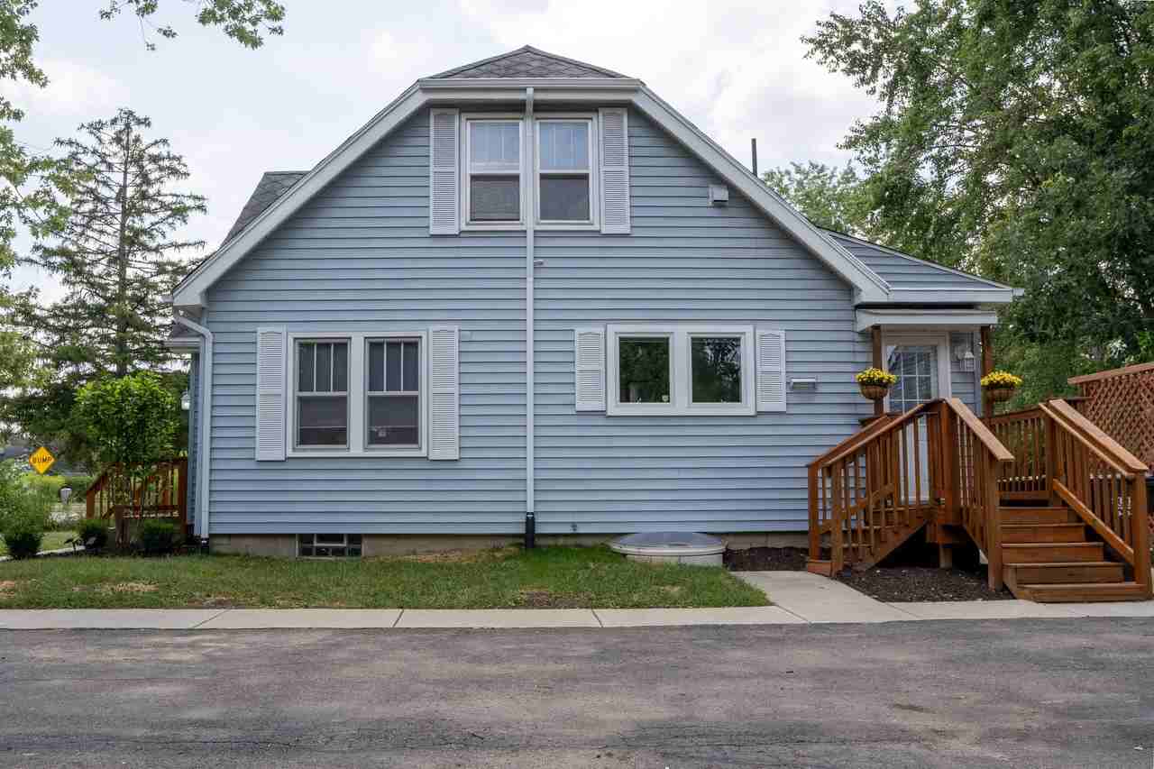 2562 Torrey Ave #1 - Photo 5 of 33