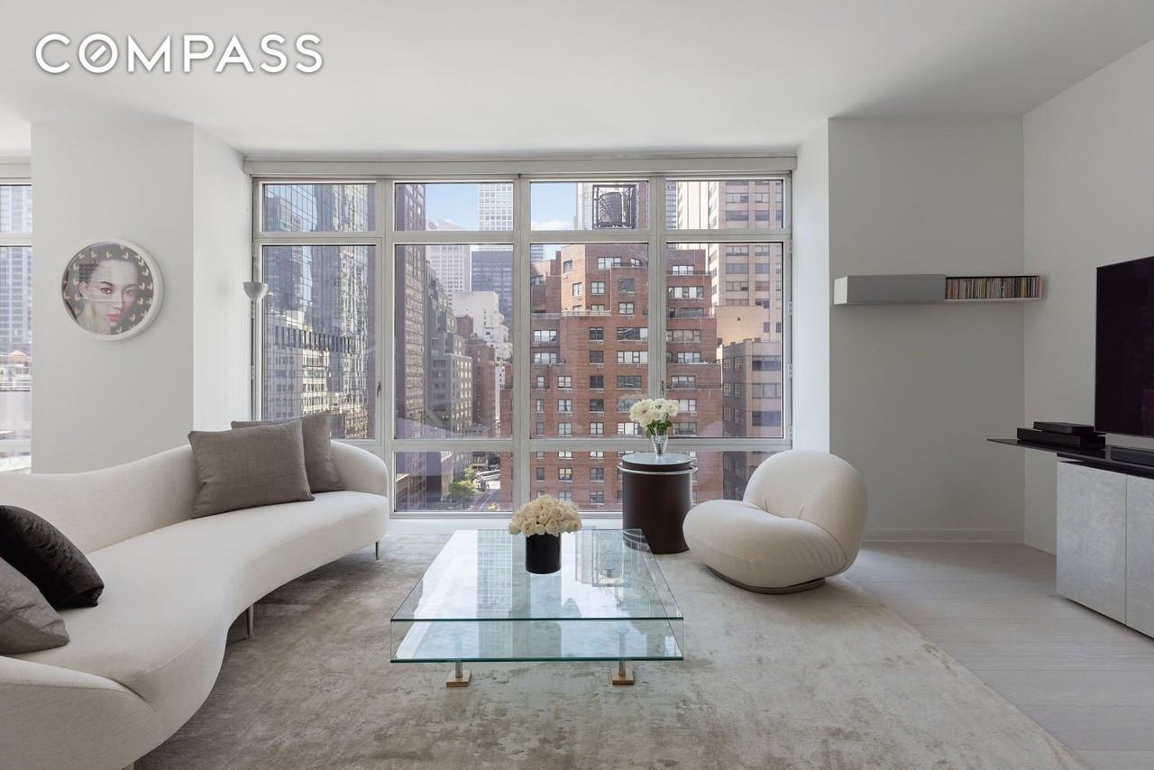 207 E 57th St #14B - Photo 2 of 7