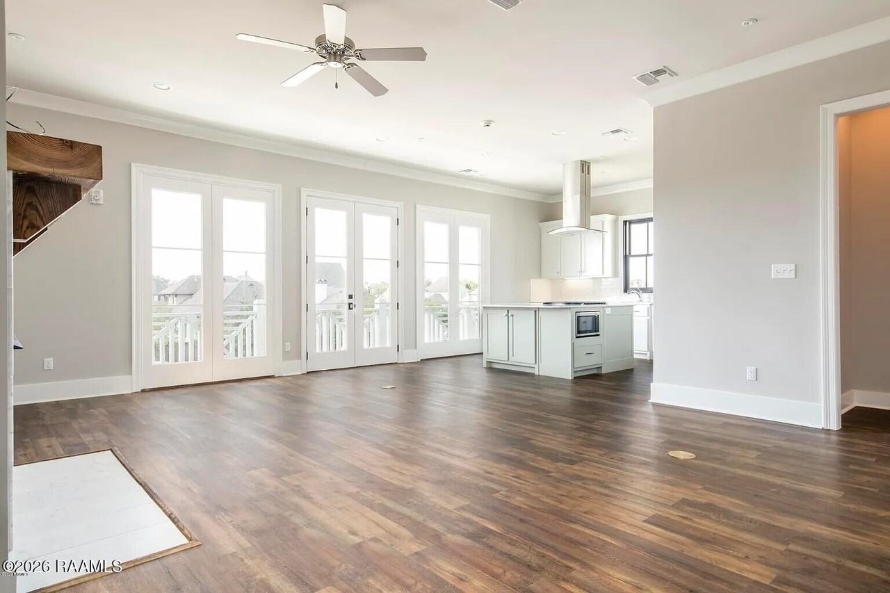 1007 Camellia Blvd #200 - Photo 2 of 6