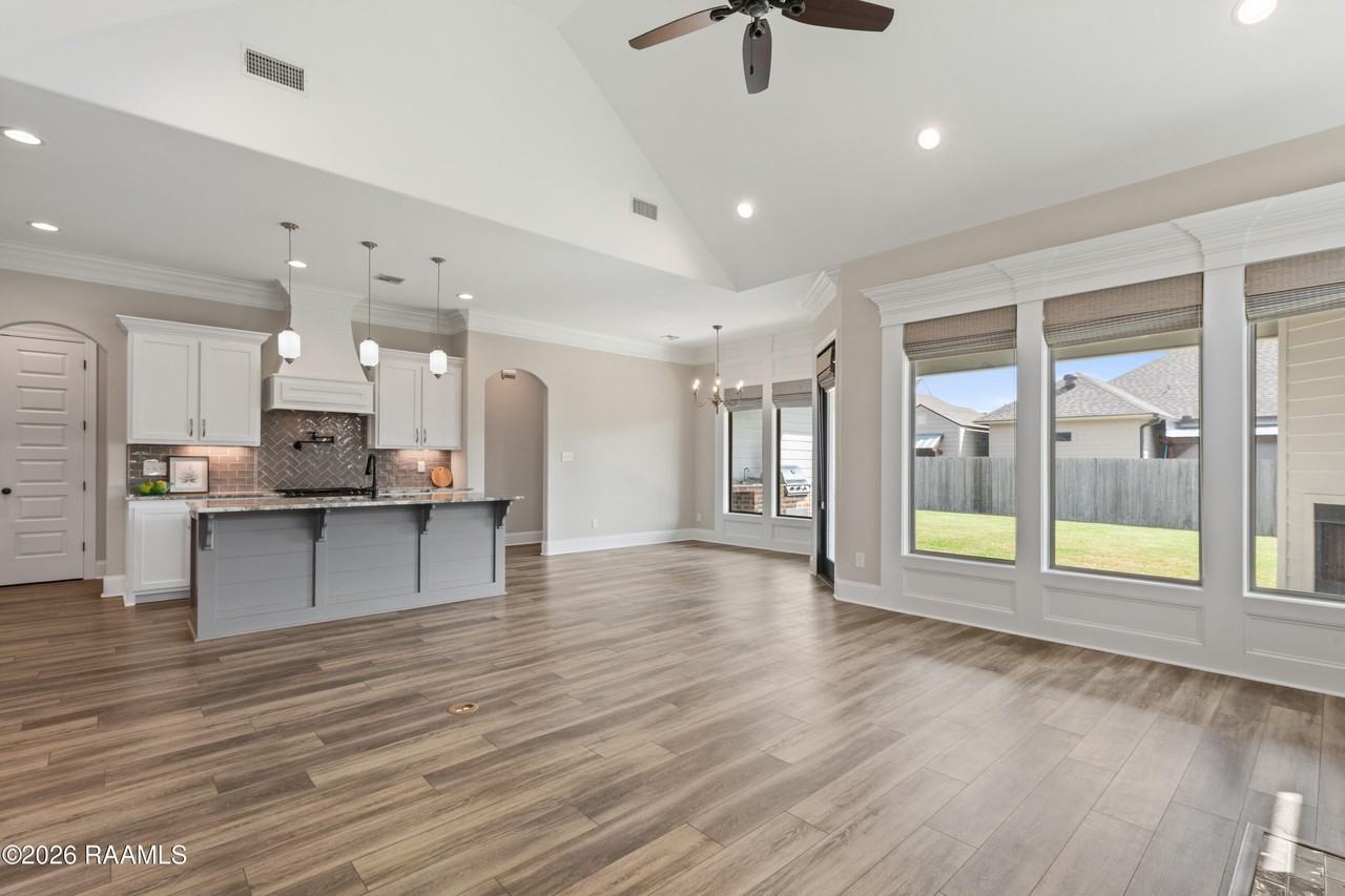 200 Santander Dr - Photo 7 of 46