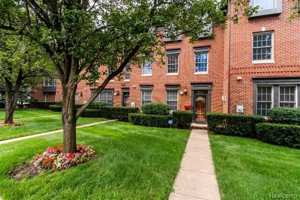 featured image of 805 N Sherman Dr