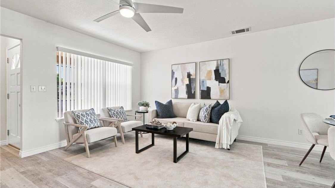 1119 South Adams Avenue - Photo 6 of 36