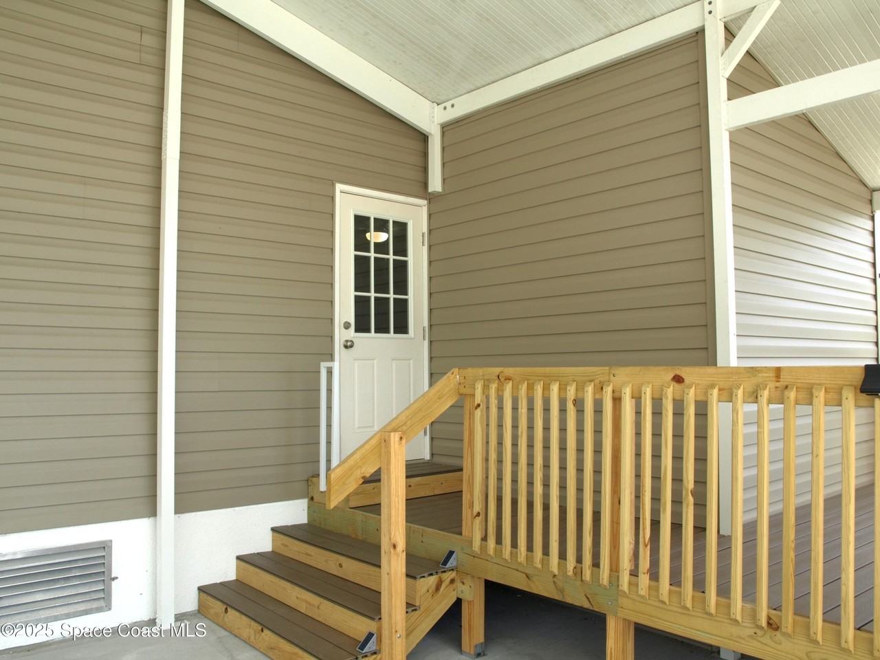 709 Lark Dr - Photo 6 of 50