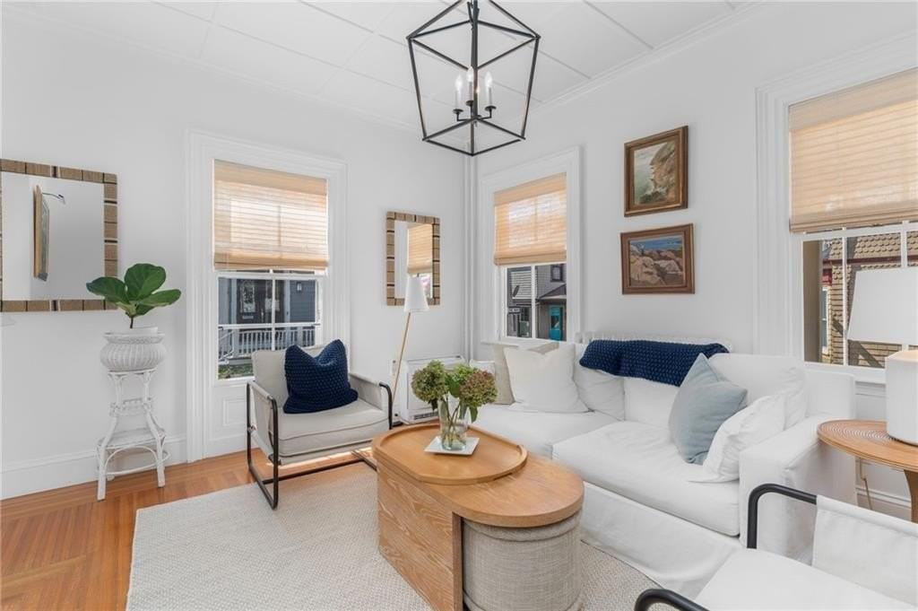 46 Corne St - Photo 5 of 37
