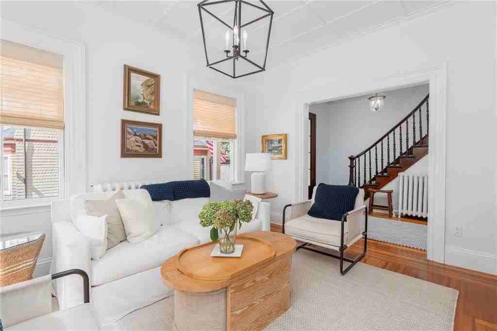 46 Corne St - Photo 6 of 37