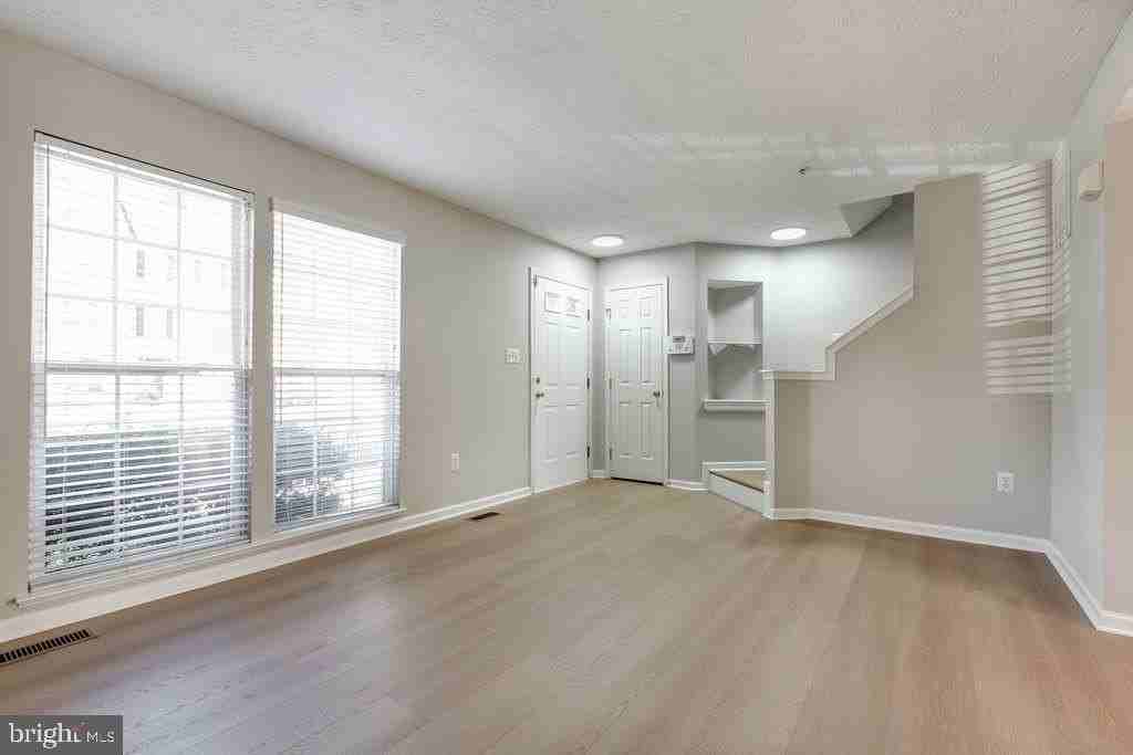 2713 Piscataway Run Dr - Photo 4 of 38