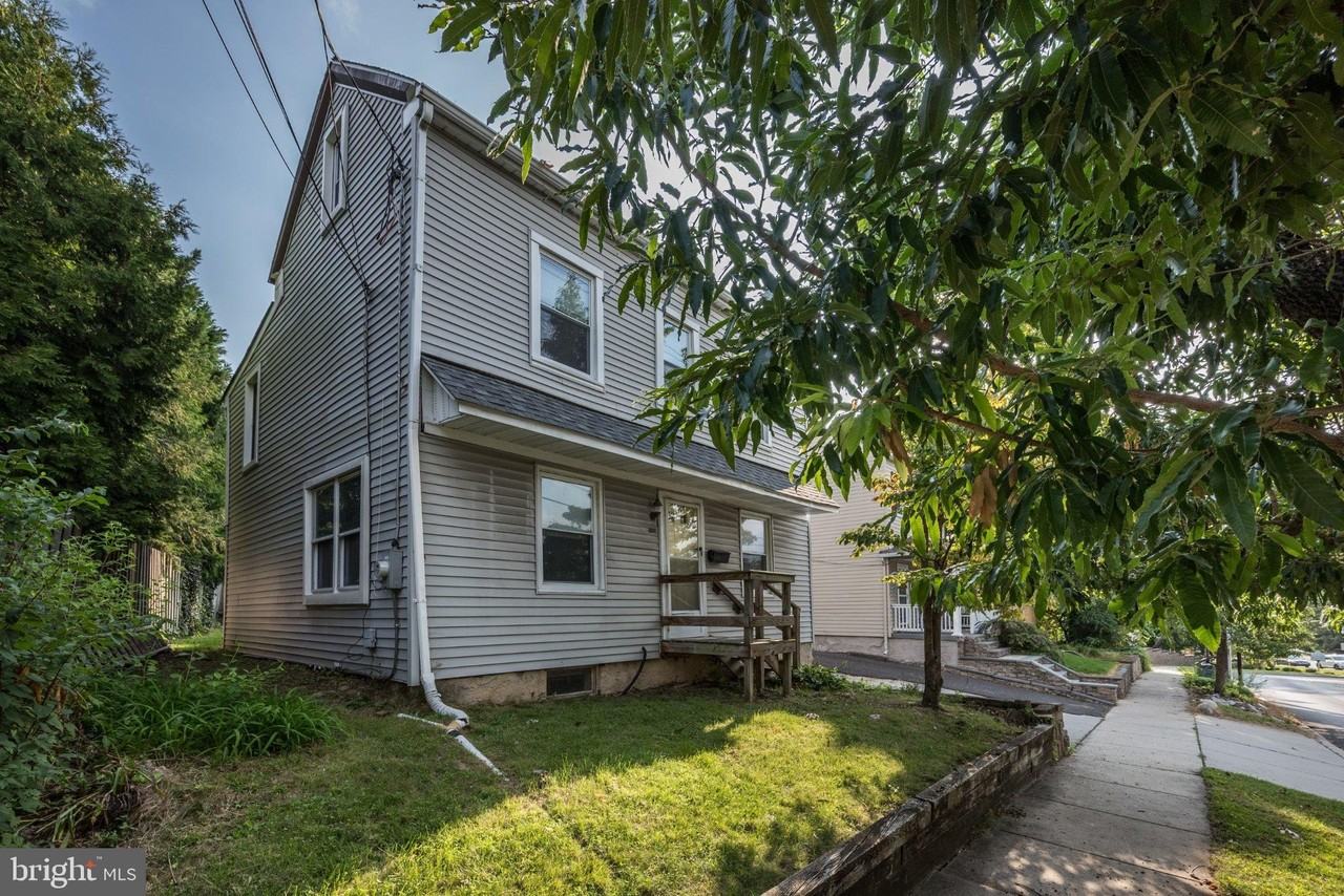 135 Potter St - Photo 2 of 31