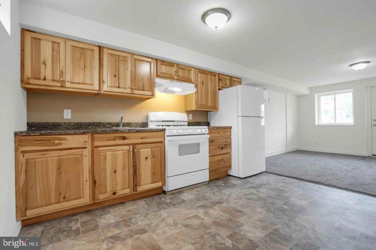 806 W Main St #4 - Photo 2 of 23